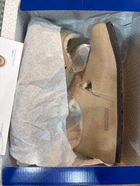 Birkenstock Boxed London Shearling Taupe - Blue Packaging